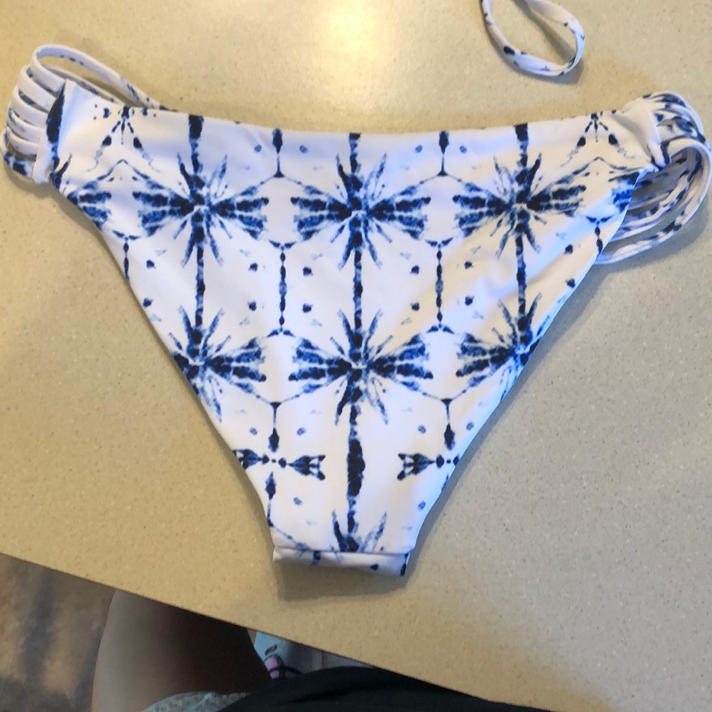 Halter Top Bikini - Picture 5 of 6